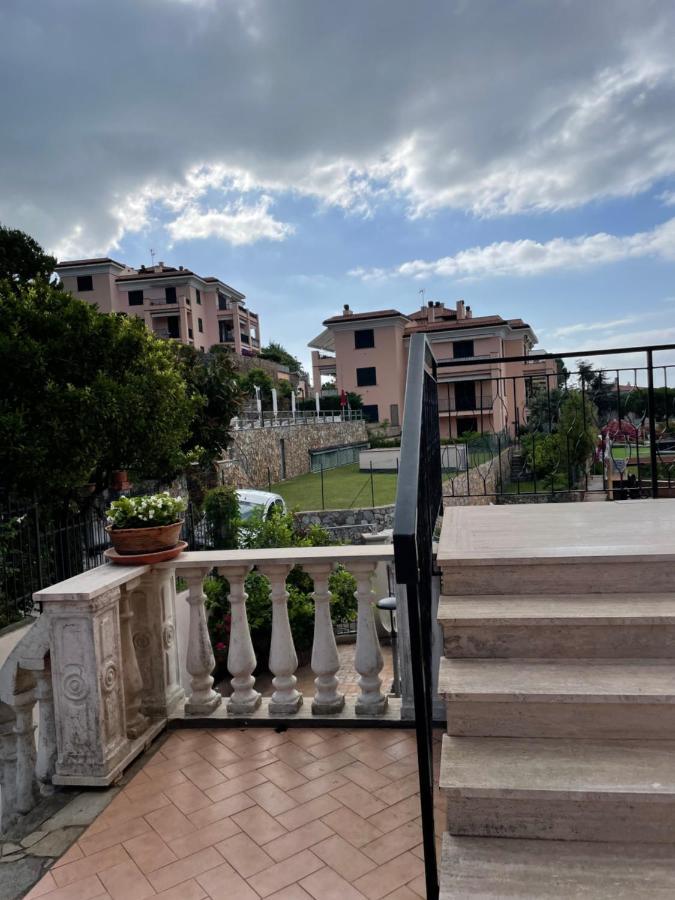 Apartment Aurora & Nicole Ideal Per Biker Con Terazza Vista Mare Parcheggio E Wi-Fi Gratuiti Pietra Ligure Luaran gambar