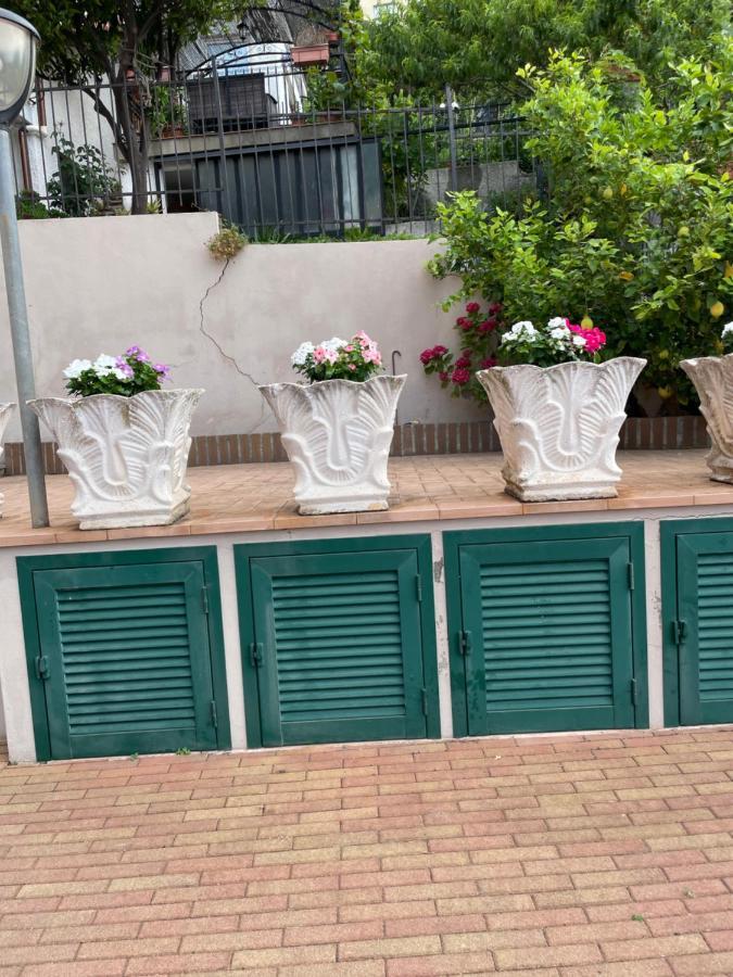 Apartment Aurora & Nicole Ideal Per Biker Con Terazza Vista Mare Parcheggio E Wi-Fi Gratuiti Pietra Ligure Luaran gambar