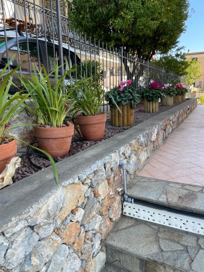Apartment Aurora & Nicole Ideal Per Biker Con Terazza Vista Mare Parcheggio E Wi-Fi Gratuiti Pietra Ligure Luaran gambar