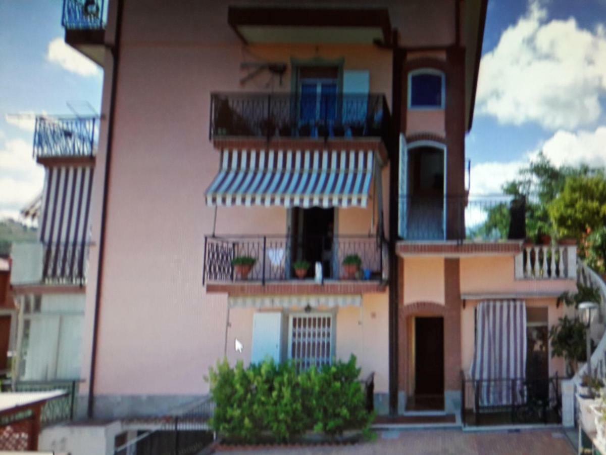Apartment Aurora & Nicole Ideal Per Biker Con Terazza Vista Mare Parcheggio E Wi-Fi Gratuiti Pietra Ligure Luaran gambar