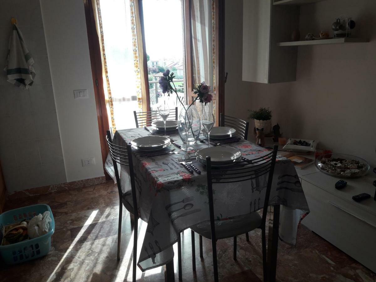 Apartment Aurora & Nicole Ideal Per Biker Con Terazza Vista Mare Parcheggio E Wi-Fi Gratuiti Pietra Ligure Luaran gambar