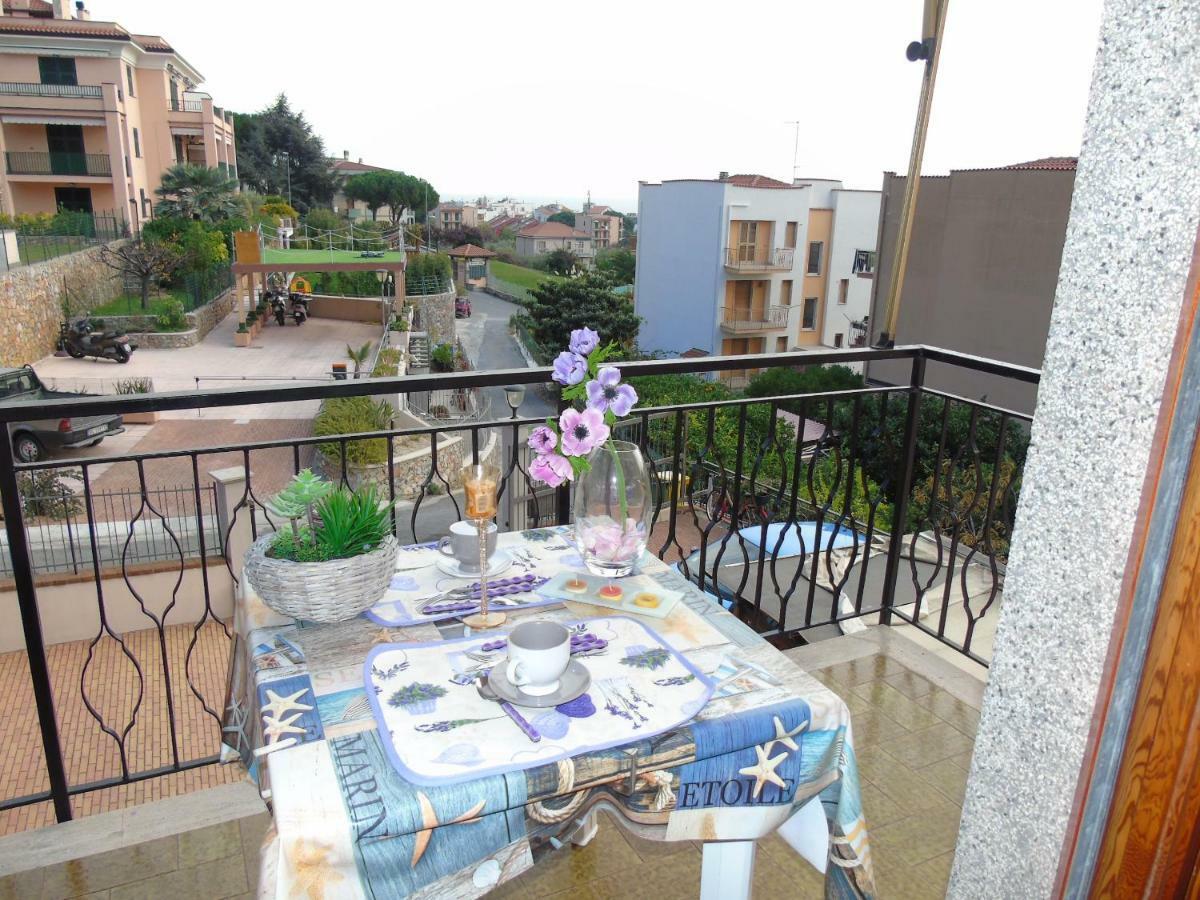Apartment Aurora & Nicole Ideal Per Biker Con Terazza Vista Mare Parcheggio E Wi-Fi Gratuiti Pietra Ligure Luaran gambar