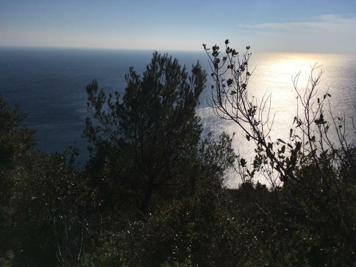 Apartment Aurora & Nicole Ideal Per Biker Con Terazza Vista Mare Parcheggio E Wi-Fi Gratuiti Pietra Ligure Luaran gambar