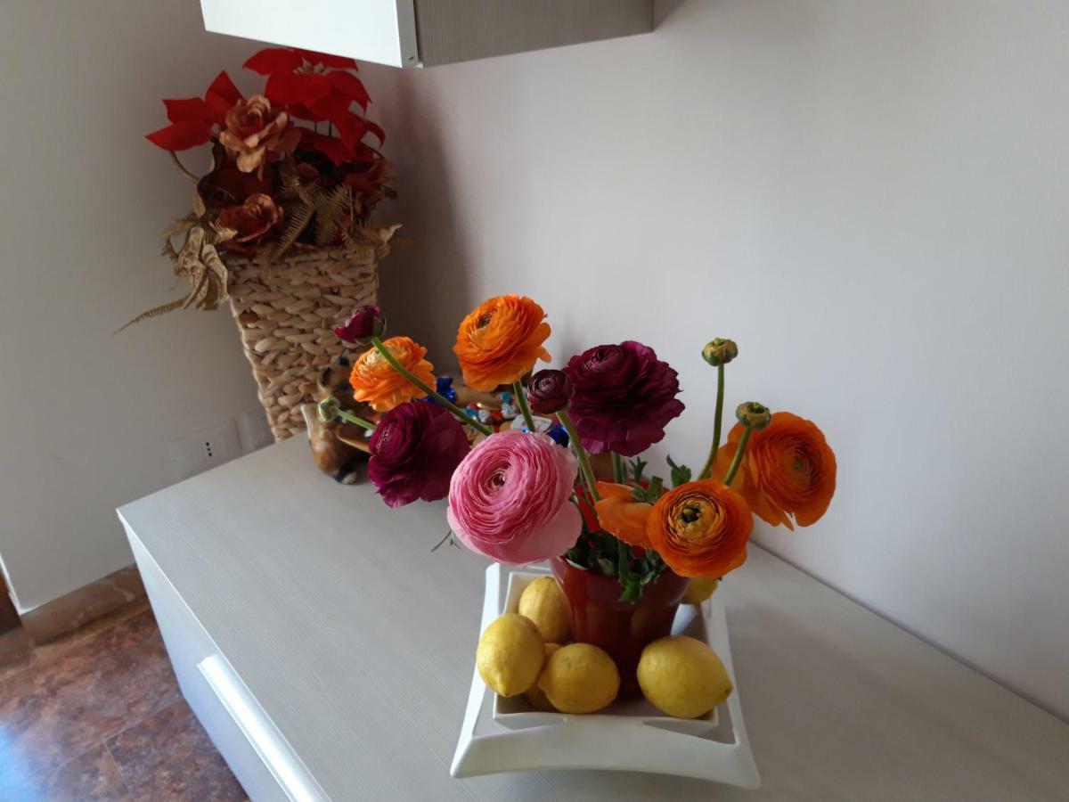 Apartment Aurora & Nicole Ideal Per Biker Con Terazza Vista Mare Parcheggio E Wi-Fi Gratuiti Pietra Ligure Luaran gambar