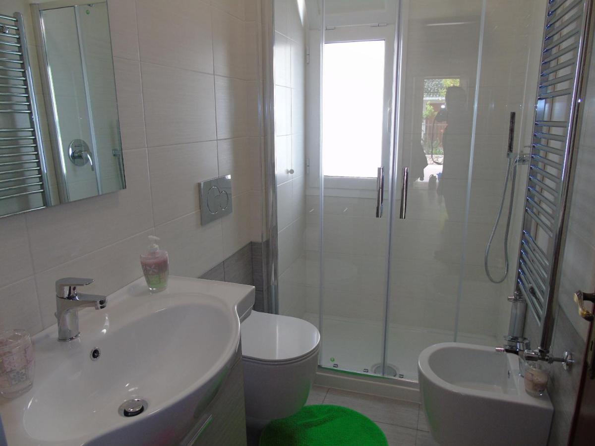 Apartment Aurora & Nicole Ideal Per Biker Con Terazza Vista Mare Parcheggio E Wi-Fi Gratuiti Pietra Ligure Luaran gambar